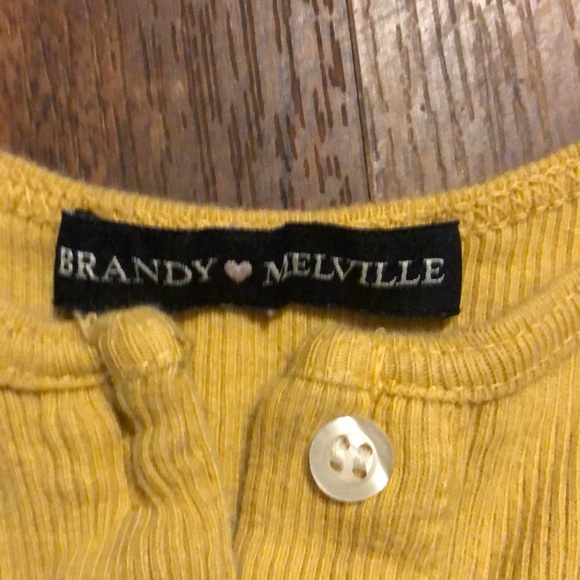 Two crop tops - Picture 3 of 3